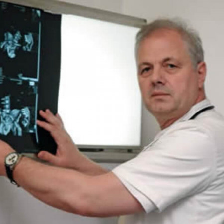 Mr sci. med. dr Neven Vavić - Specijalista interne medicine, nefrolog