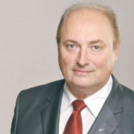 Prim. mr sci. med Dragan Vukanić - Specijalista dečje hirurgije, urolog