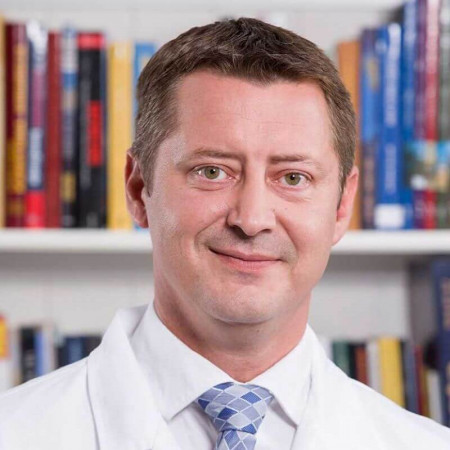 Dr Nikola Aleksić - Specijalista interne medicine, angiolog