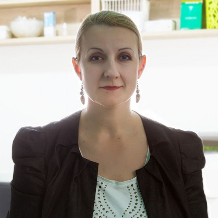 Dr Mirjana Veselinović - Specijalista interne medicine, reumatolog