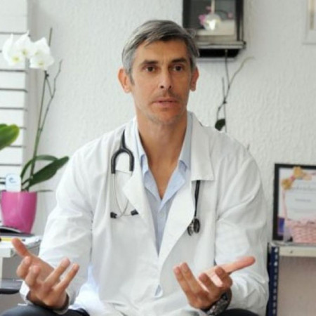Spec. dr med. Nikola Roganović - Specijalista reumatologije