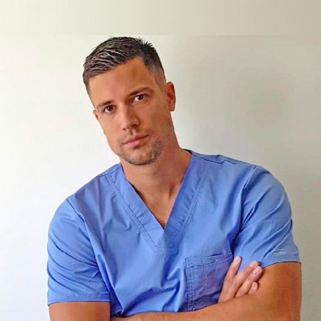 Spec. dr med. Vasilije Vujović - Specijalista plastične, estetske i rekonstruktivne hirurgije
