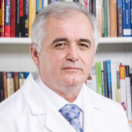 Prof. dr Radoje Doder - Specijalista interne medicine i gastroenterolog