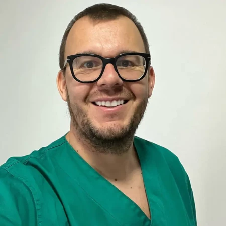 Dr Uroš Ivanović - Stomatolog