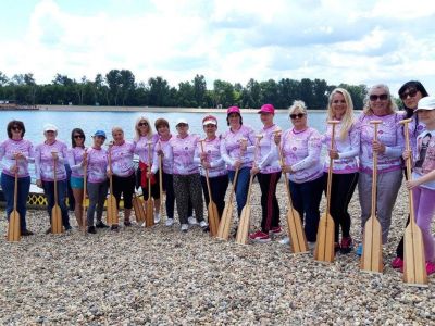 Osećaj podrške, harmonije i zajedništva tokom Dragon Boat veslanja ohrabruje žene da vode ispunjen i aktivan život posle raka dojke. Dragon Boat je idealan sport za promociju zdravlja i podizanje svesti o raku dojke čitave populacije (kao i o važnosti prevencije redovnim pregledima).